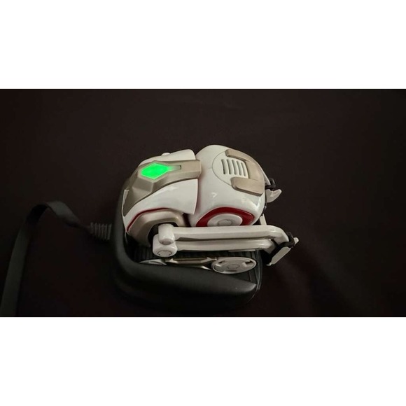 Anki Cozmo Robot Educational Toy 3 Cubes 1 Charger w/ Face Recognition Charger - Picture 14 of 15